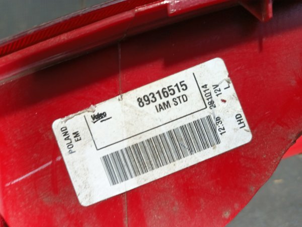 Farolim Trazeiro OPEL CORSA D ESQ 93189092