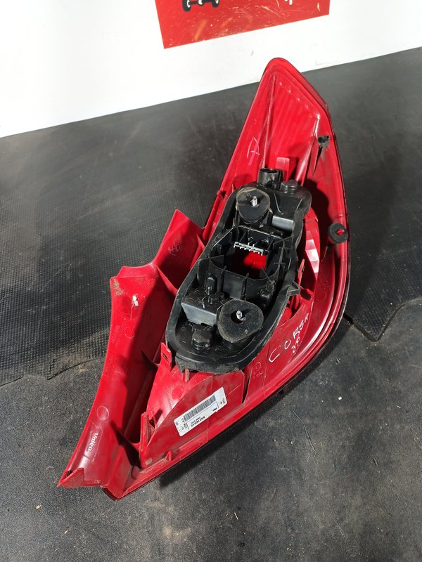 Farolim Trazeiro OPEL CORSA D ESQ 93189092