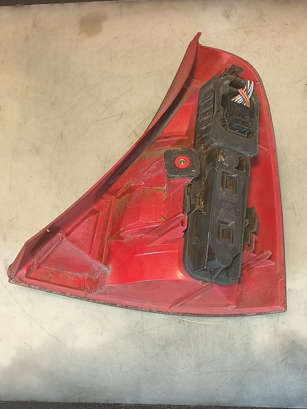 Farolim Renault Clio II ESQUERDO 7700410515