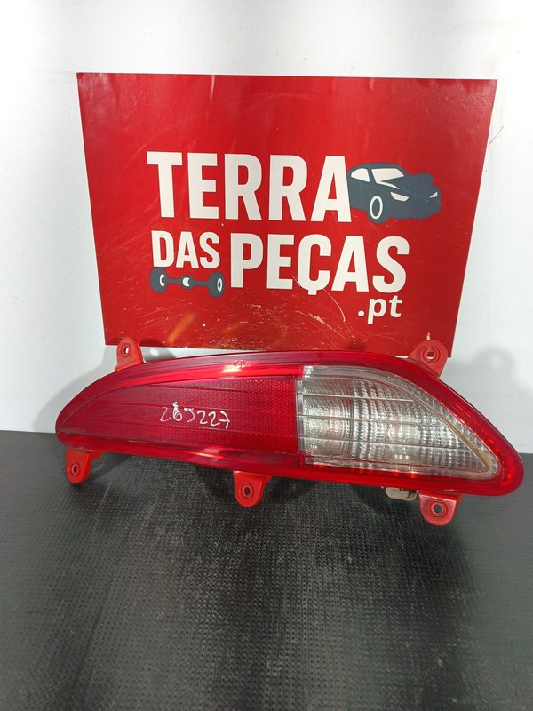 Farolim Trazeiro HYUNDAI I20 II DIR 92406-C8000 MARCHA-ATRAS/ luz de nevoeiro