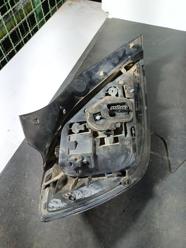 Farolim Trazeiro OPEL ASTRA H DIR 24451837