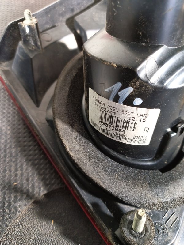 Farolim Trazeiro NISSAN QASHQUAI I DIR 89071064