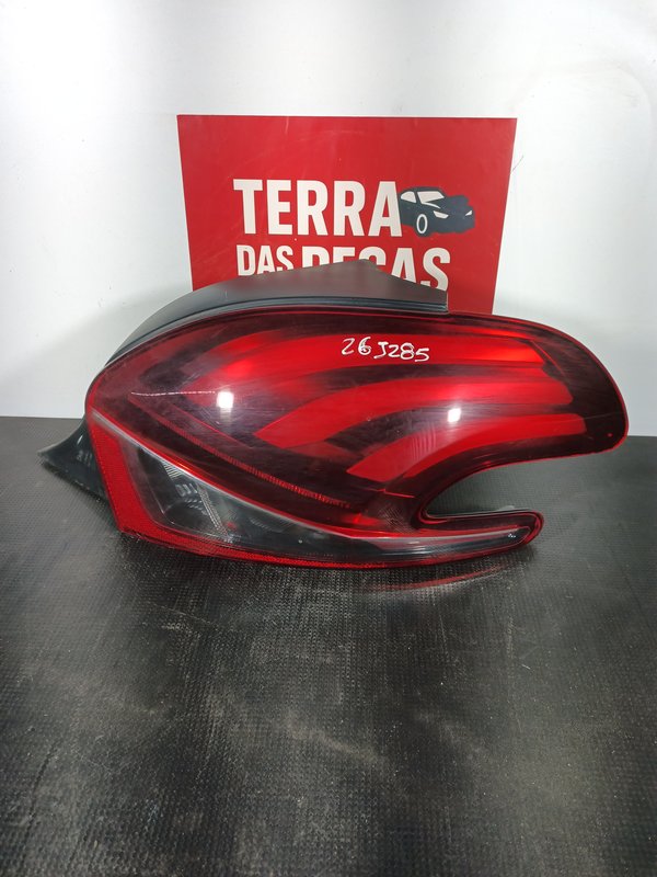 Farolim Trazeiro PEUGEOT 208 I DIREITO 9810430580
