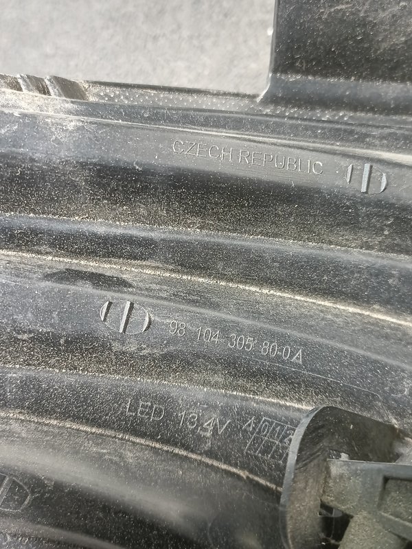 Farolim Trazeiro PEUGEOT 208 I DIREITO 9810430580