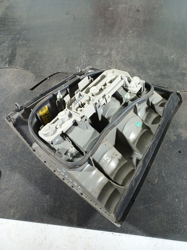 Farolim Trazeiro OPEL VECTRA C DIR 13131002
