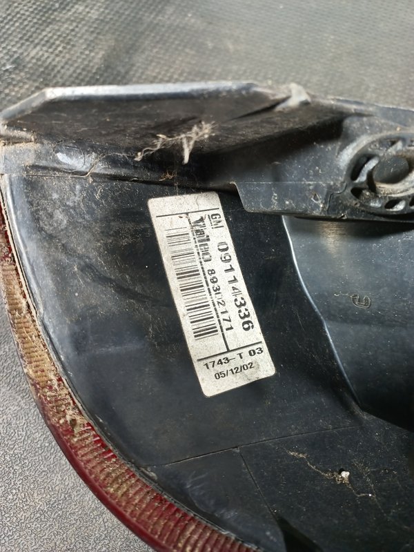 Farolim Trazeiro OPEL CORSA C ESQ 09114336