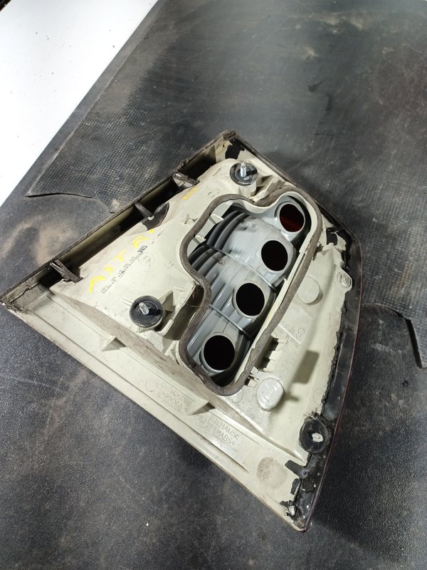 Farolim Trazeiro OPEL ASTRA G ESQ 9052154201
