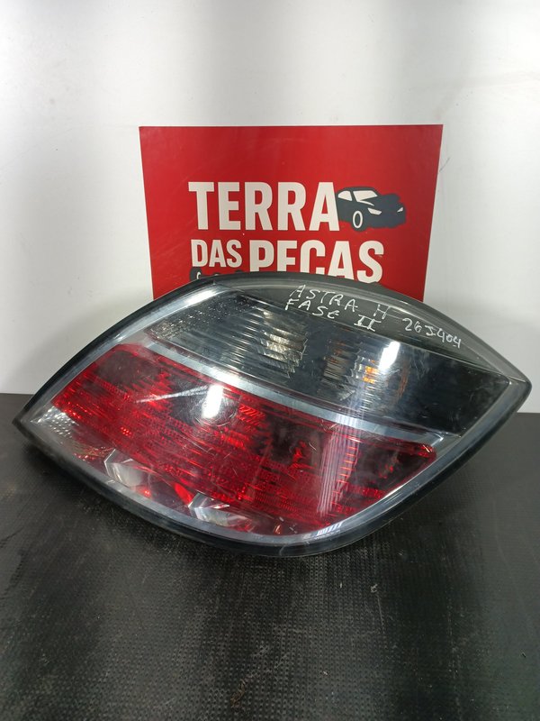 Farolim Trazeiro OPEL ASTRA H DIR 13222325