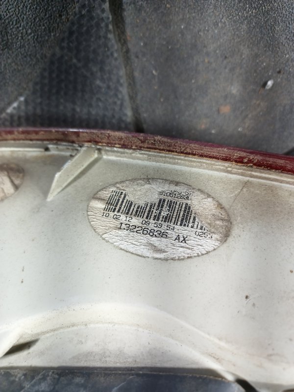 Farolim Trazeiro OPEL INSIGNIA A ESQ 13226836AX