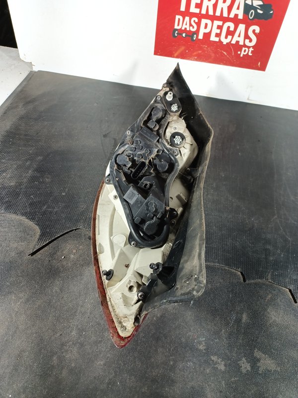 Farolim Trazeiro OPEL INSIGNIA A ESQ 13226836AX