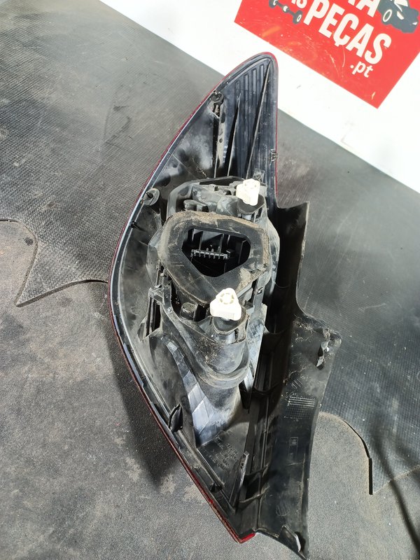 Farolim Trazeiro OPEL CORSA D DIR 13269051