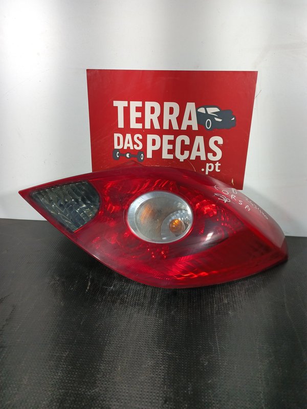 Farolim Trazeiro OPEL CORSA D DIR 93189091