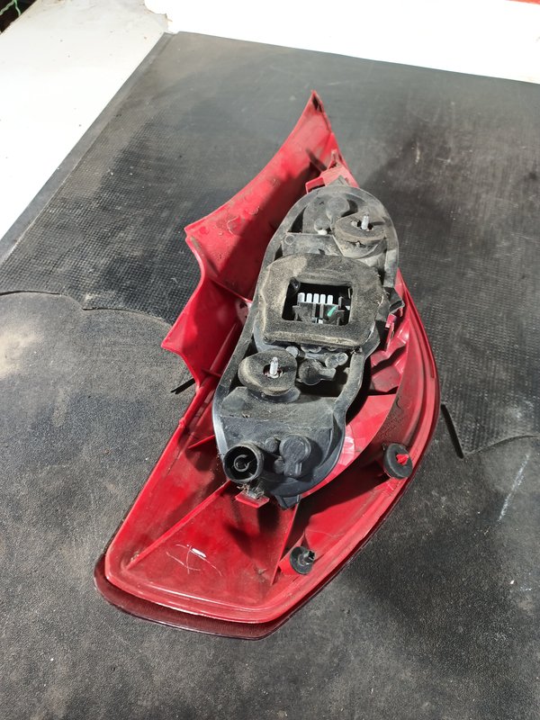Farolim Trazeiro OPEL CORSA D DIR 93189091