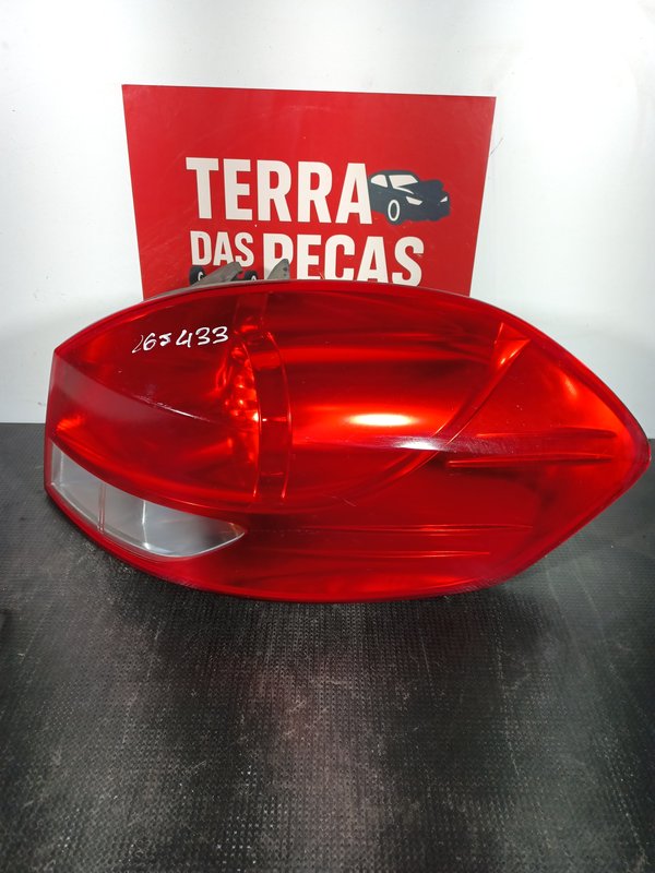 Farolim Trazeiro RENAULT CLIO III DIR 8200586844