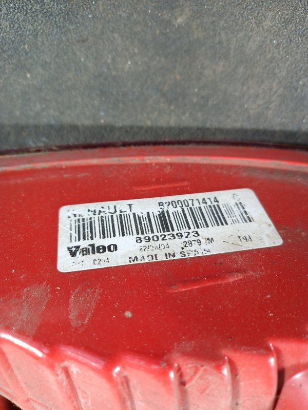 Farolim Trazeiro RENAULT CLIO II DIR 820071414