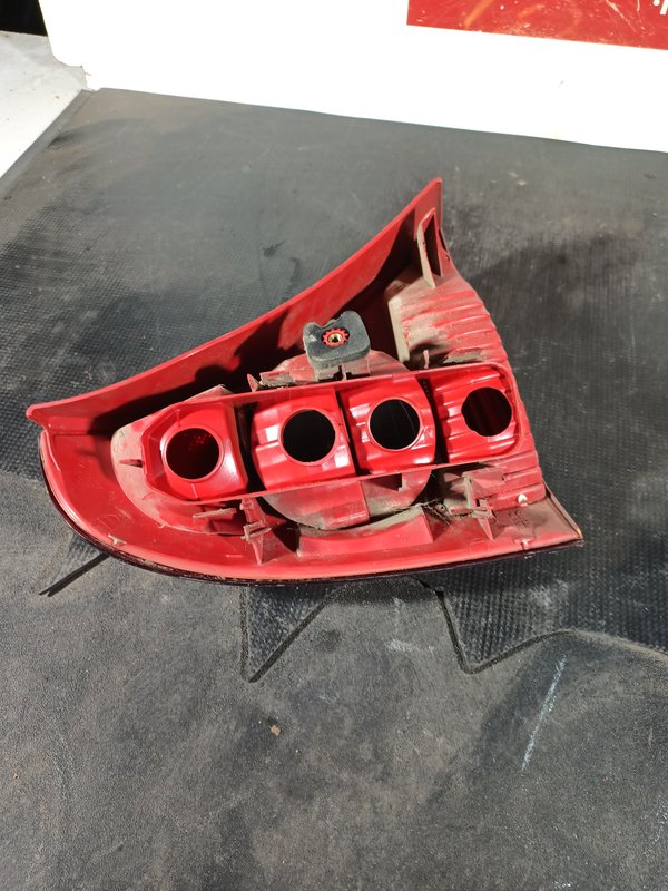 Farolim Trazeiro RENAULT CLIO II DIR 8200071414