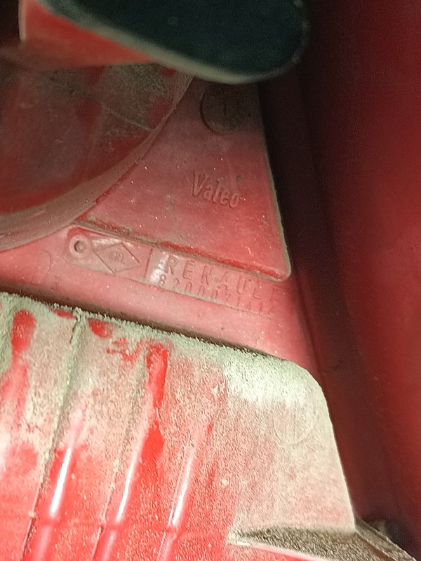 Farolim Trazeiro RENAULT CLIO II DIR 8200071414