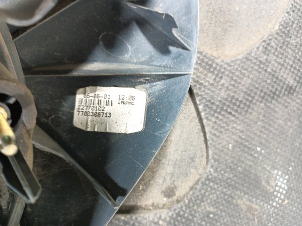 Farolim Trazeiro RENAULT KANGOO II ESQ 7700308713
