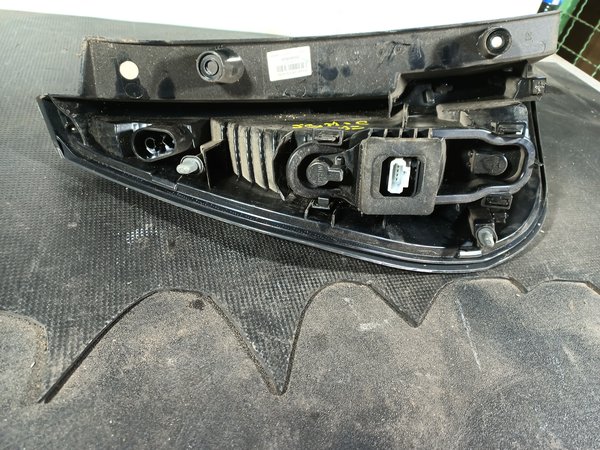 Farolim Trazeiro RENAULT SCENIC III DIR 265503764R