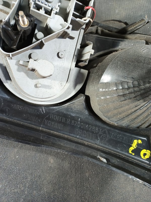 Farolim Trazeiro RENAULT MEGANE II DIR 8200142687