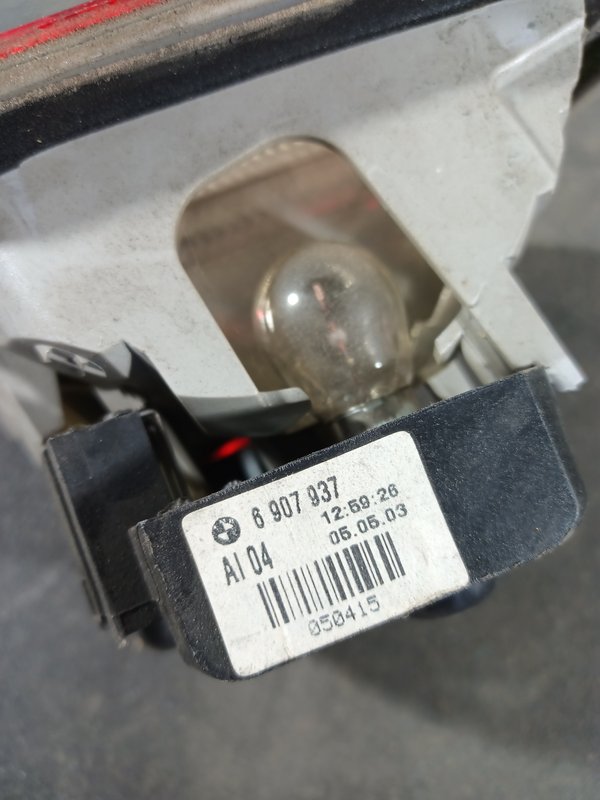 Farolim Trazeiro BMW SERIE 3 E456 ESQ 63218368759