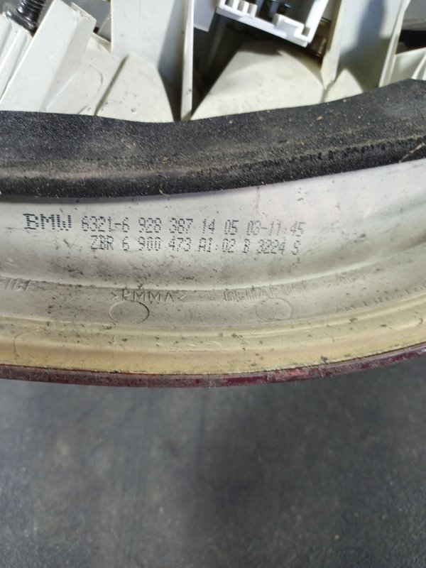 Farolim Trazeiro BMW S3 TOURING E46 ESQ 6928387