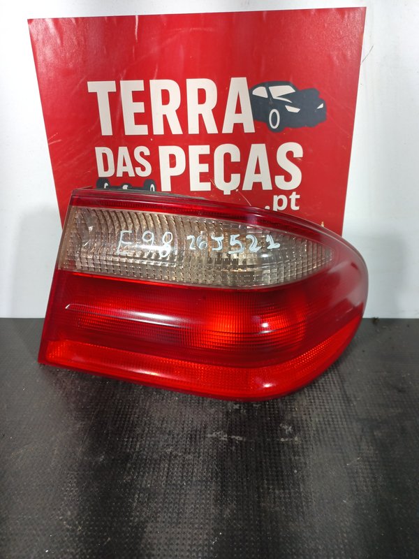Farolim Trazeiro MERCEDES CLASSE E DIR A2108203464