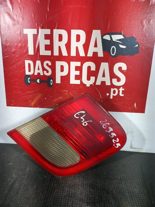 Farolim Trazeiro BMW S3 E46 DIR MALA 8364924