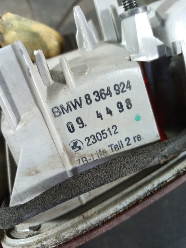 Farolim Trazeiro BMW S3 E46 DIR MALA 8364924
