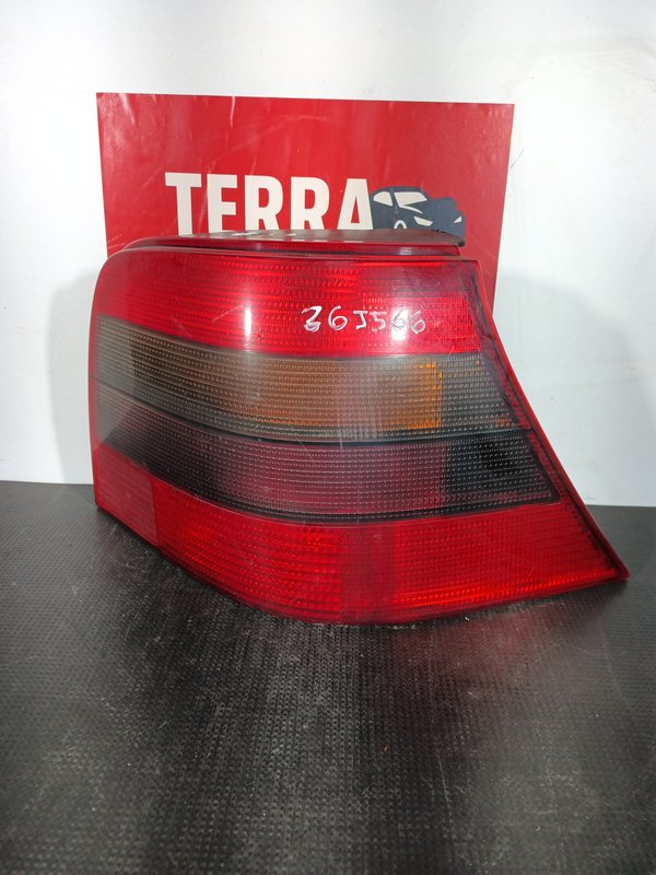 Farolim Trazeiro VW GOLF IV DIR 1J6945112