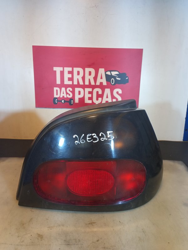 Farolim Renault Megane I DIREITO 7700828138 Fundo Escuro