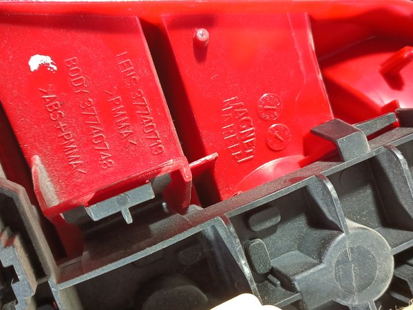 Farolim Trazeiro VW GOLF IV DIR 37740719
