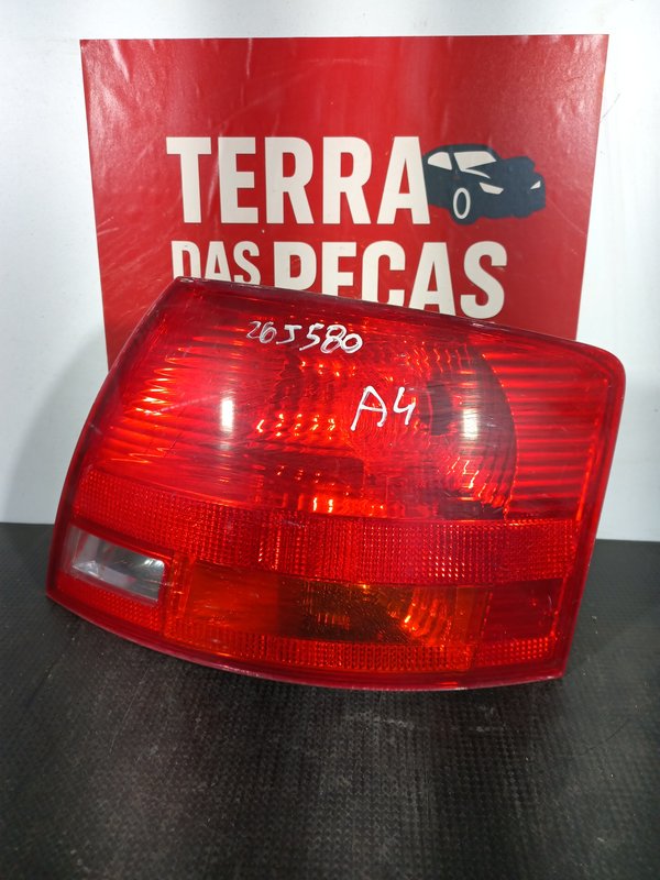 Farolim Trazeiro AUDI A4 B7 DIR 8E9945096E