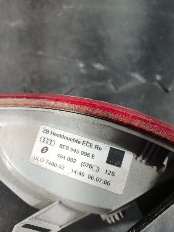 Farolim Trazeiro AUDI A4 B7 DIR 8E9945096E