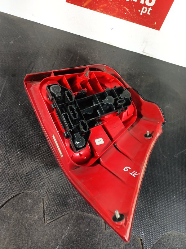 Farolim Trazeiro VW GOLF IV DIR 1J6945096Q