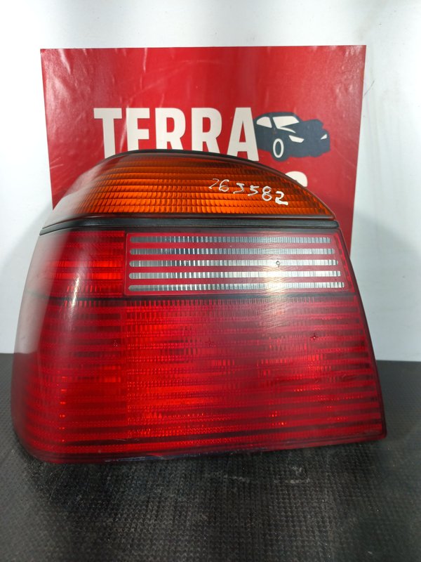 Farolim Trazeiro VW GOLF III ESQ 1H6945111E