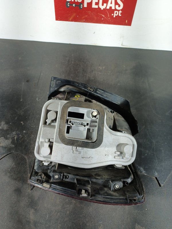 Farolim Trazeiro VW POLO V 6R0945111B