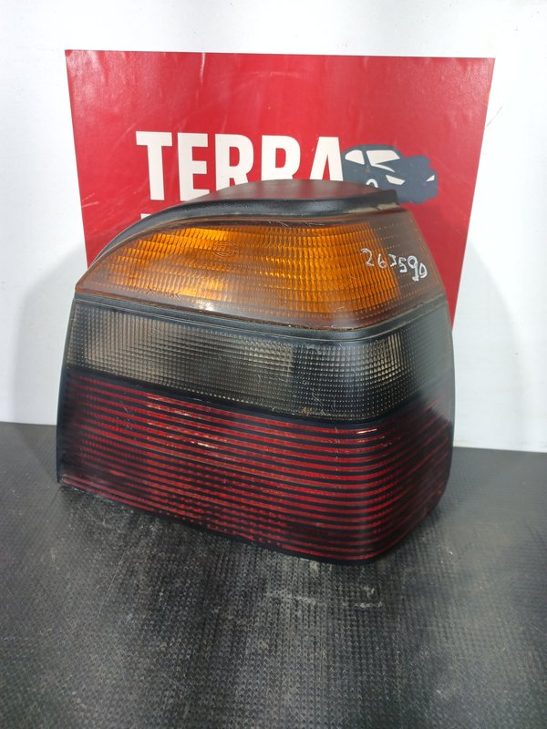 Farolim Trazeiro VW GOLF III DIR 1H6945112B