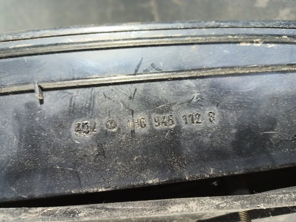 Farolim Trazeiro VW GOLF III DIR 1H6945112B