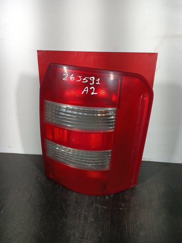 Farolim Trazeiro AUDI A2 DIR 8Z0945096B