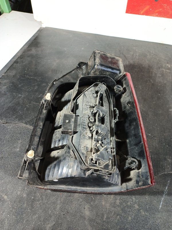 Farolim Trazeiro VW TRANSPORTER T5 ESQ 7H0945095L
