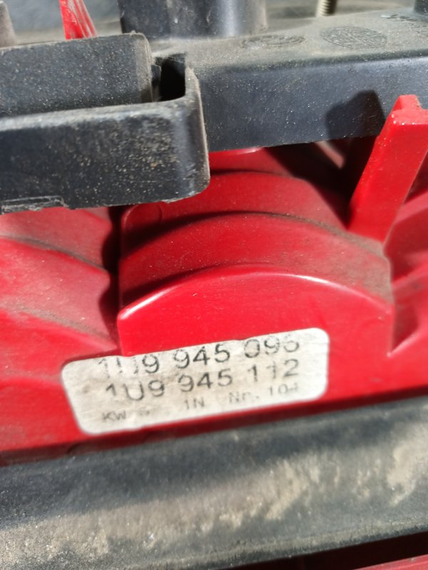 Farolim Trazeiro SKODA Octavia I DIR 1U9945096