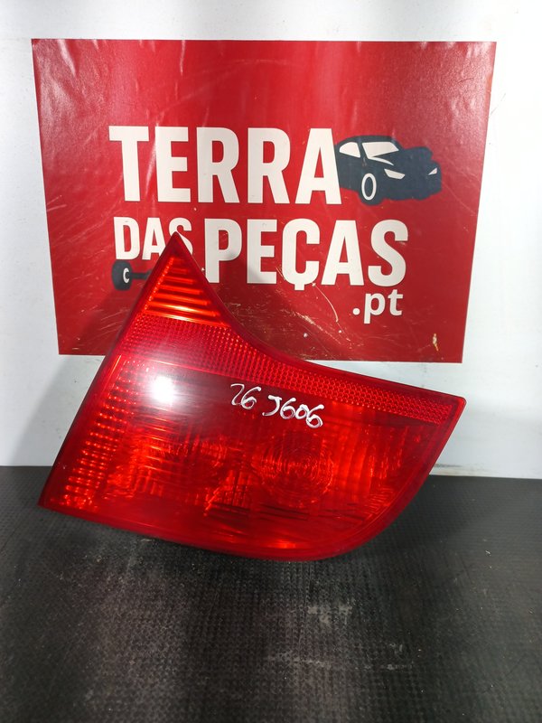 Farolim Trazeiro AUDI A4 B7 MALA DIR 8E9945094