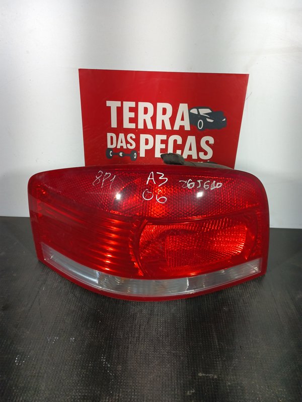 Farolim Trazeiro AUDI A3 8P1 ESQ 8P0945095