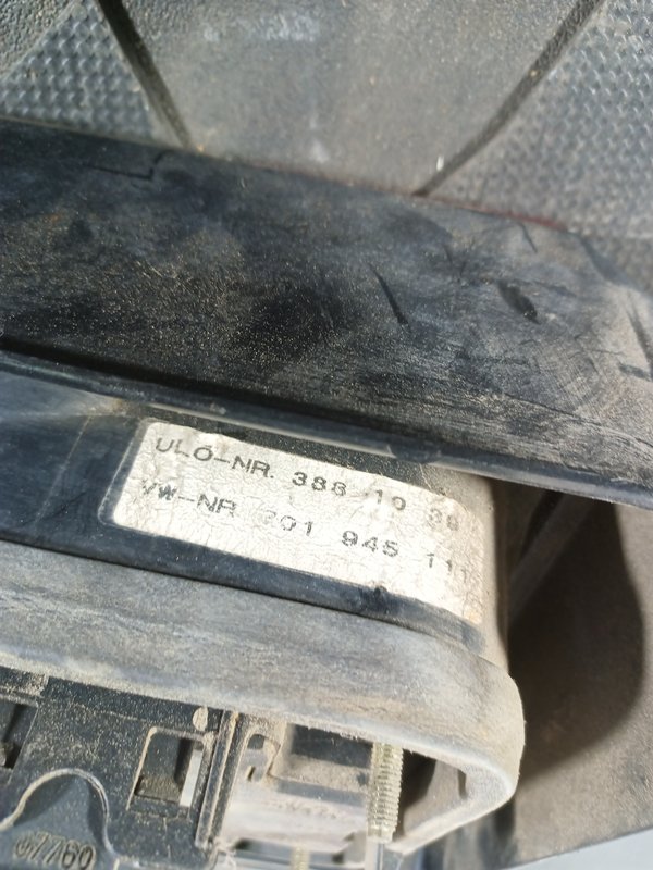 Farolim Trazeiro VW Transporter T4 ESQ 701945111