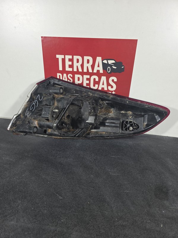 Farolim Trazeiro Renault Megane III SW 265550010R