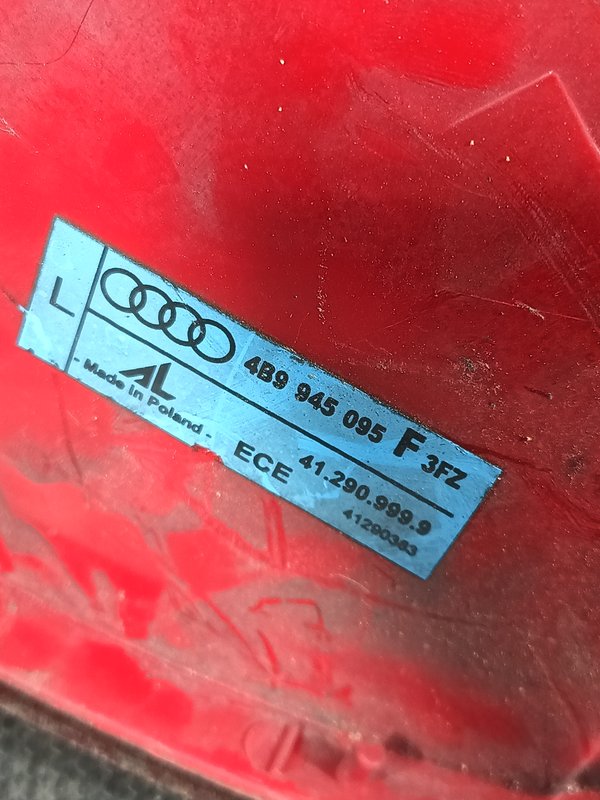 Farolim Trazeiro AUDI A6 C5 ESQ 4B9945095F
