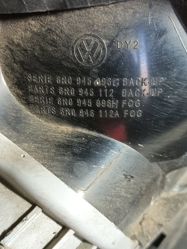 Farolim Trazeiro VW POLO V DIR 6R0945096G