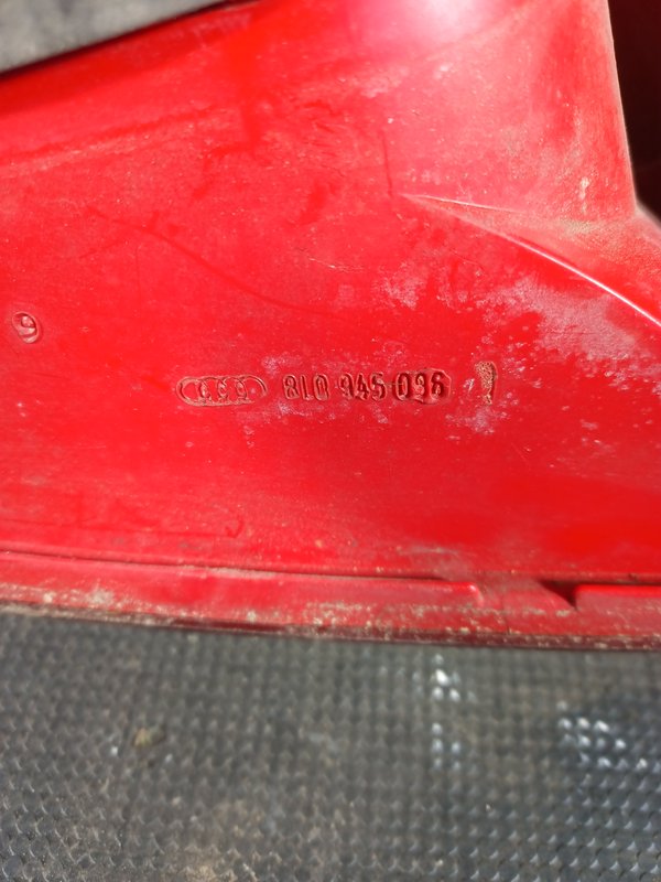 Farolim Trazeiro AUDI A3 8L DIR 8L0945096