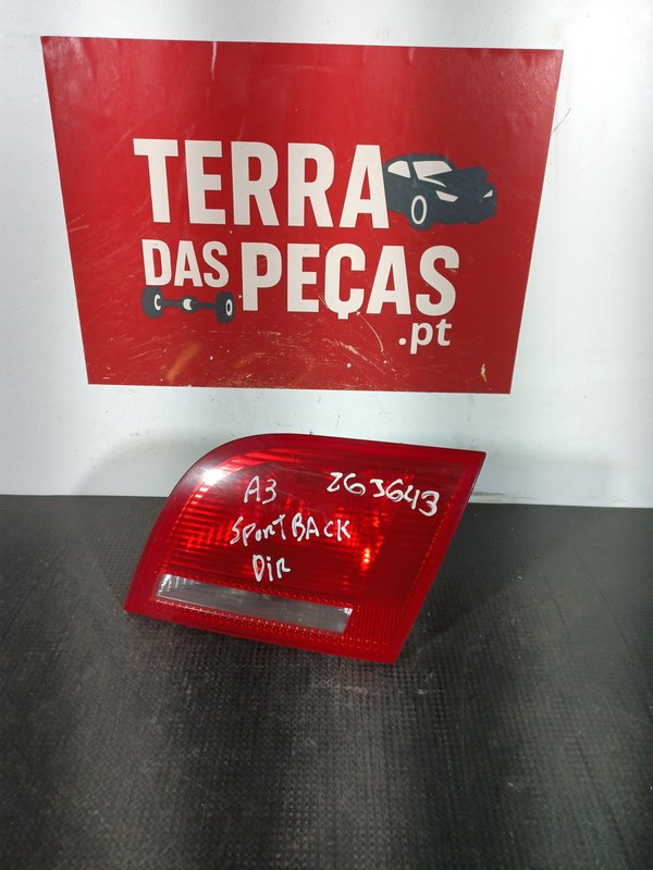 Farolim Trazeiro AUDI A3 8PA MALA DIR 8P4945094B